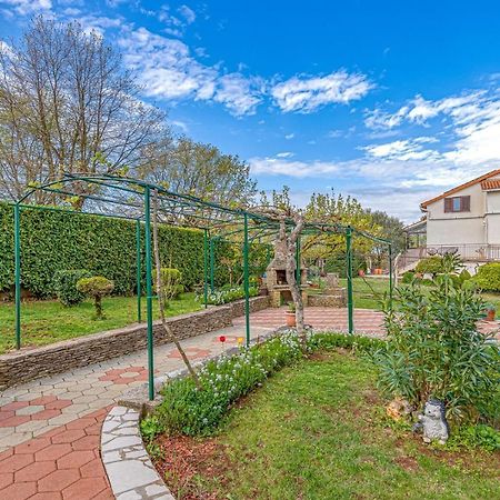 Apartment Flores Stari Pazin Exteriér fotografie