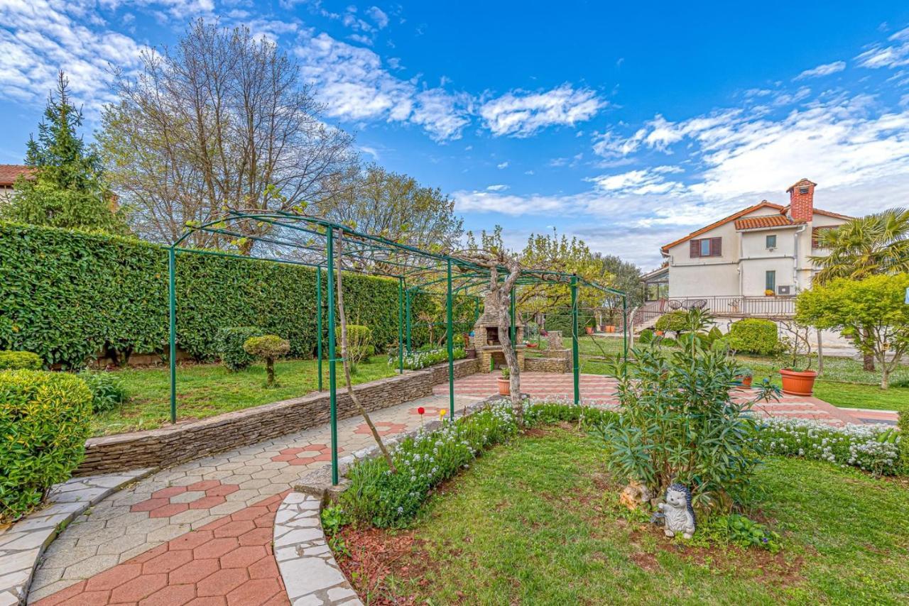 Apartment Flores Stari Pazin Exteriér fotografie