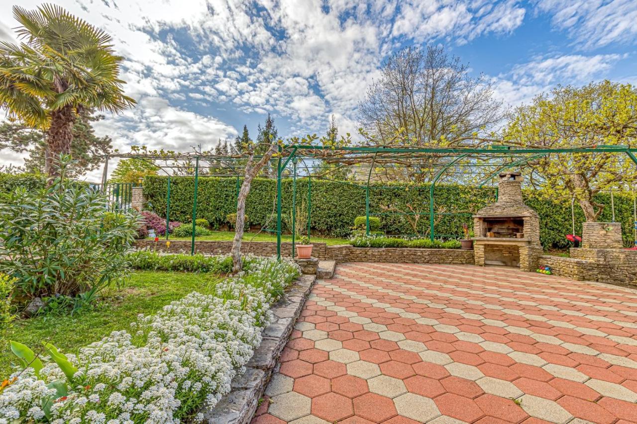 Apartment Flores Stari Pazin Exteriér fotografie
